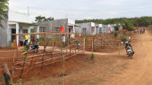 Những ngôi nhà tại khu tái định cư ở xã Phú Nghĩa do Đoàn Kinh tế- Quốc phòng 778 phối hợp với địa phương xây tặng đồng bào S’tiêng.