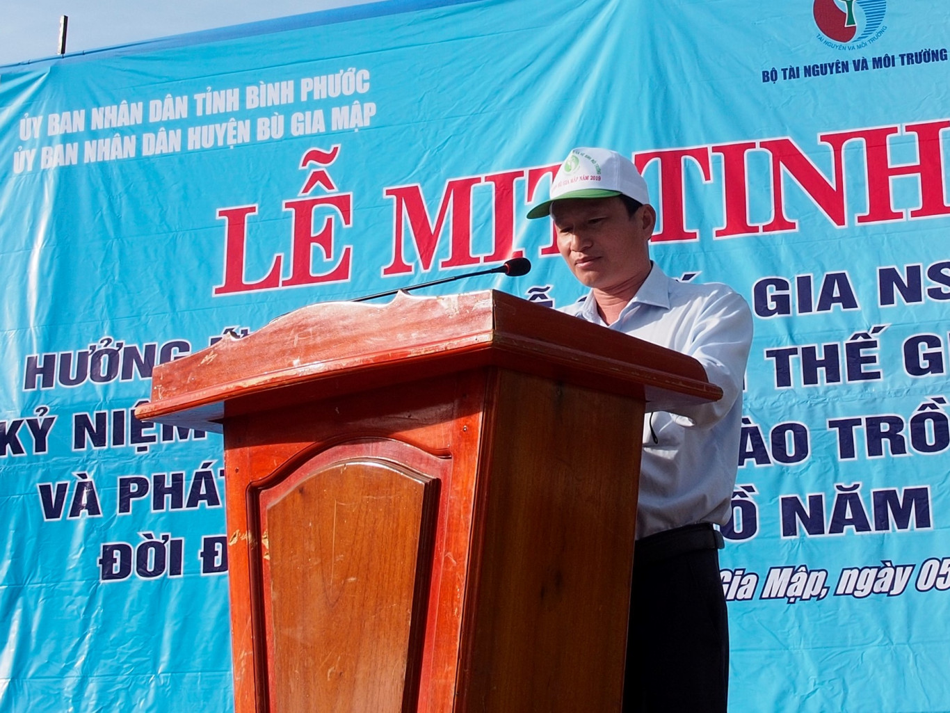Đồng chí Nguyễn Xuân Hoan – Phó Chủ tịch UBND huyện phát biểu tại buổi Lễ