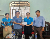 Liên đoàn lao động huyện Bù Gia Mập tổ chức thăm hỏi, động viên tặng quà cho 10 đoàn viên, người lao động không may mắc bệnh hiểm nghèo