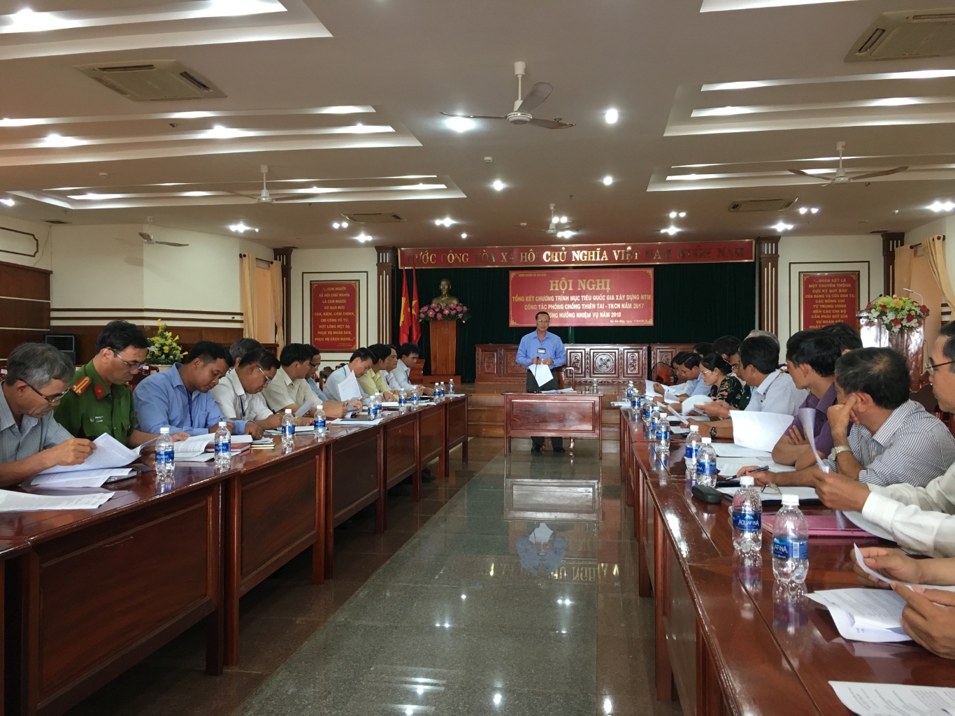 Đồng chí Lê Quang Oanh – Chủ tịch UBND huyện – Chủ trì Hội nghị