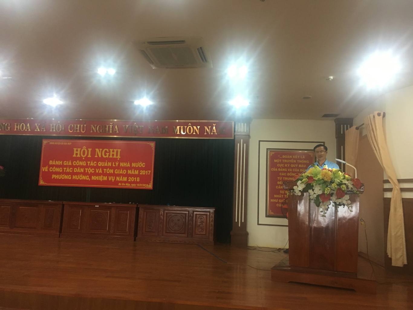 Đ/c Phạm Hồng Khanh – Phó Chủ tịch UBND huyện phát biểu tại Hội nghị