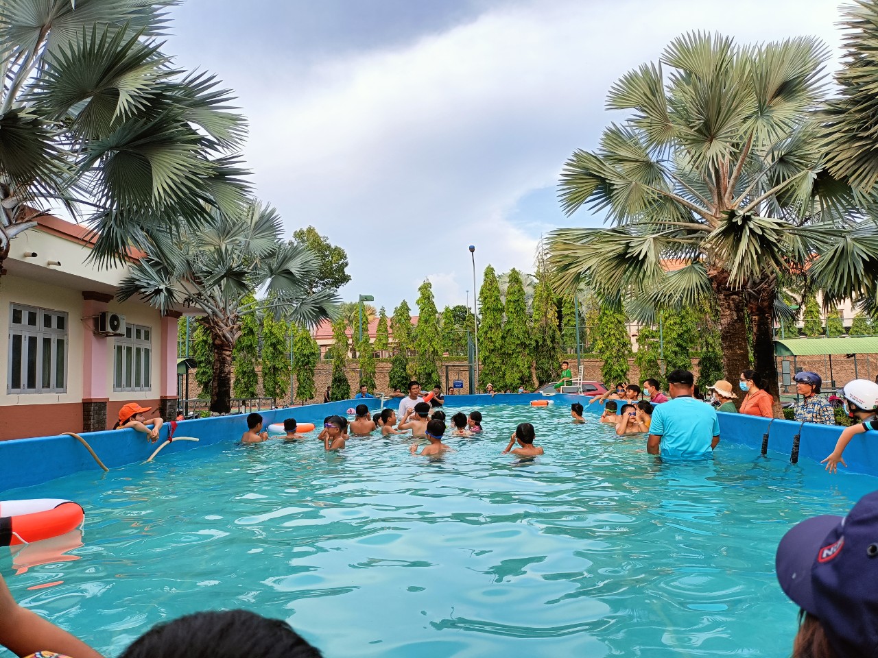 Triển khai lớp dạy bơi phòng, chống đuối nước năm 2022
