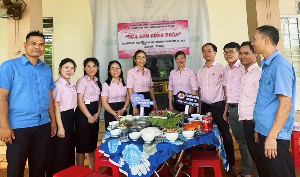 Công đoàn bộ phận Ngân hàng Chính sách xã hội huyện Bù Gia Mập triển khai “Bữa cơm công đoàn” năm 2024