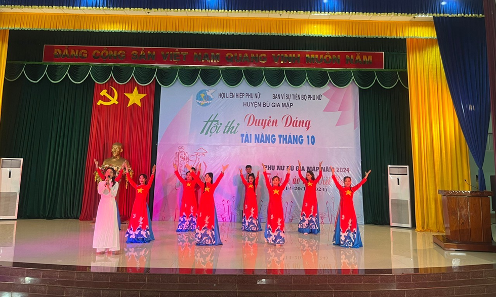 HỘI THI “PHỤ NỮ DUYÊN DÁNG - THÁNG 10”